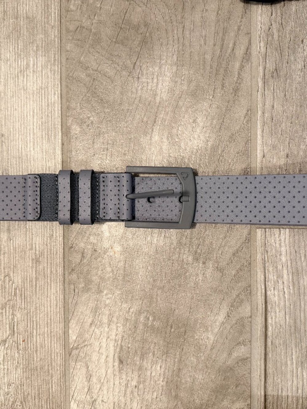 Cuater TravisMathew Gray Perforated Golf Belt Size 30 Stretch Belt